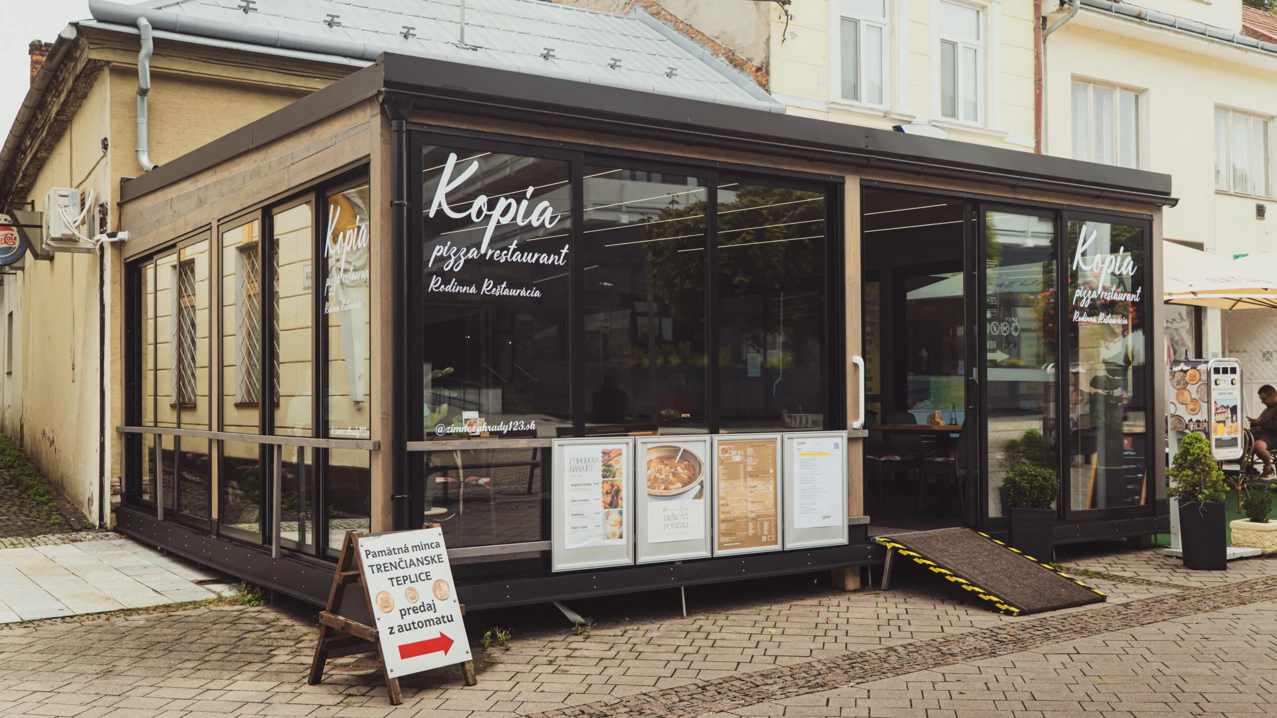 Realizácia firmy Zimné Záhrady 123 – Oddychové zóny a terasy – Trnava