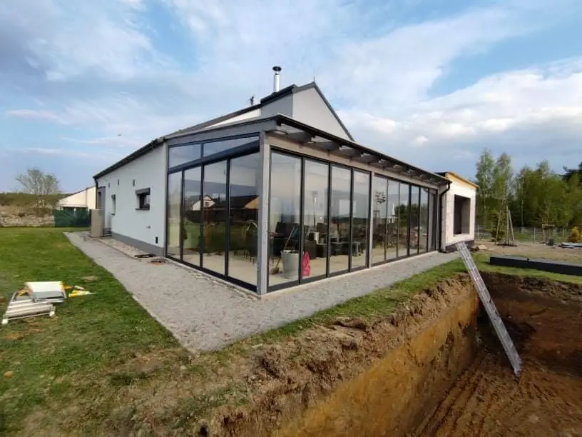 Realizácia firmy Wortec Glass s.r.o. – Oddychové zóny a terasy – Holíč