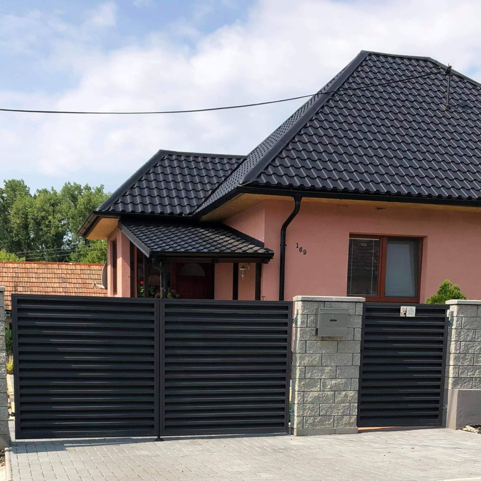 Realizácia firmy DomaKov – Oddychové zóny a terasy – Demandice