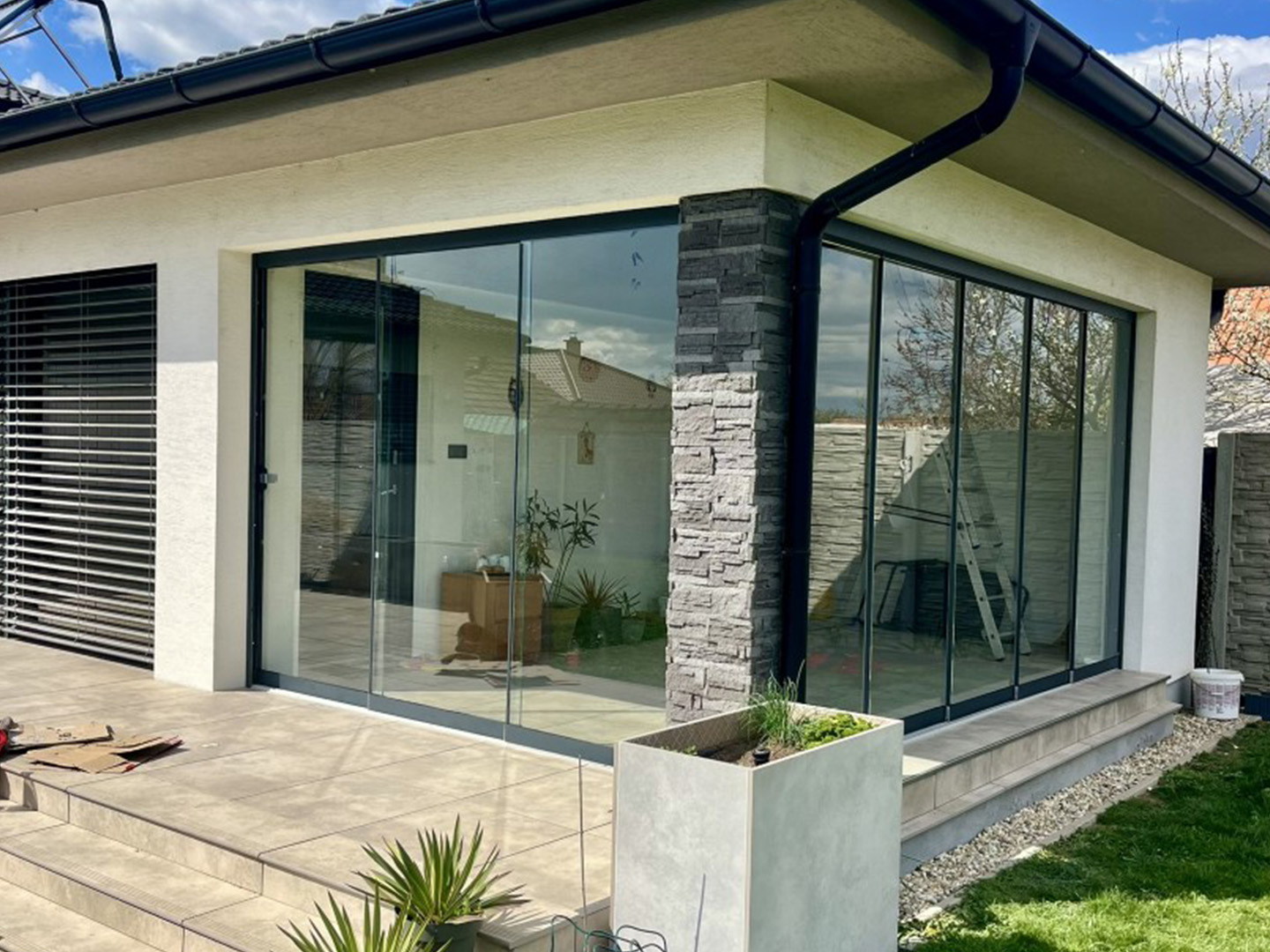 Realizácia firmy GST Pergola s.r.o. – Oddychové zóny a terasy – Nové Zámky