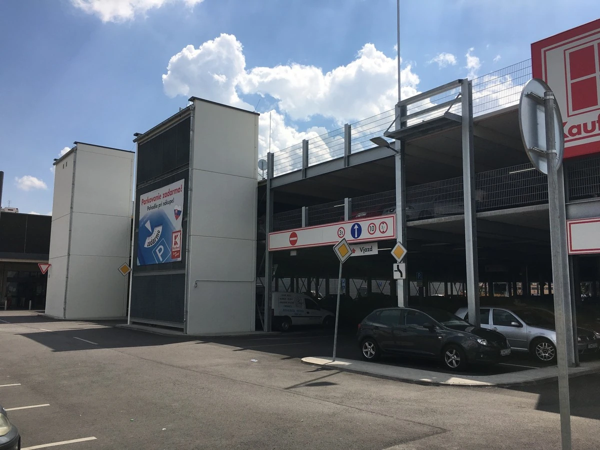 Realizácia firmy FLEXISTAV s.r.o. – Oddychové zóny a terasy – Topoľčany