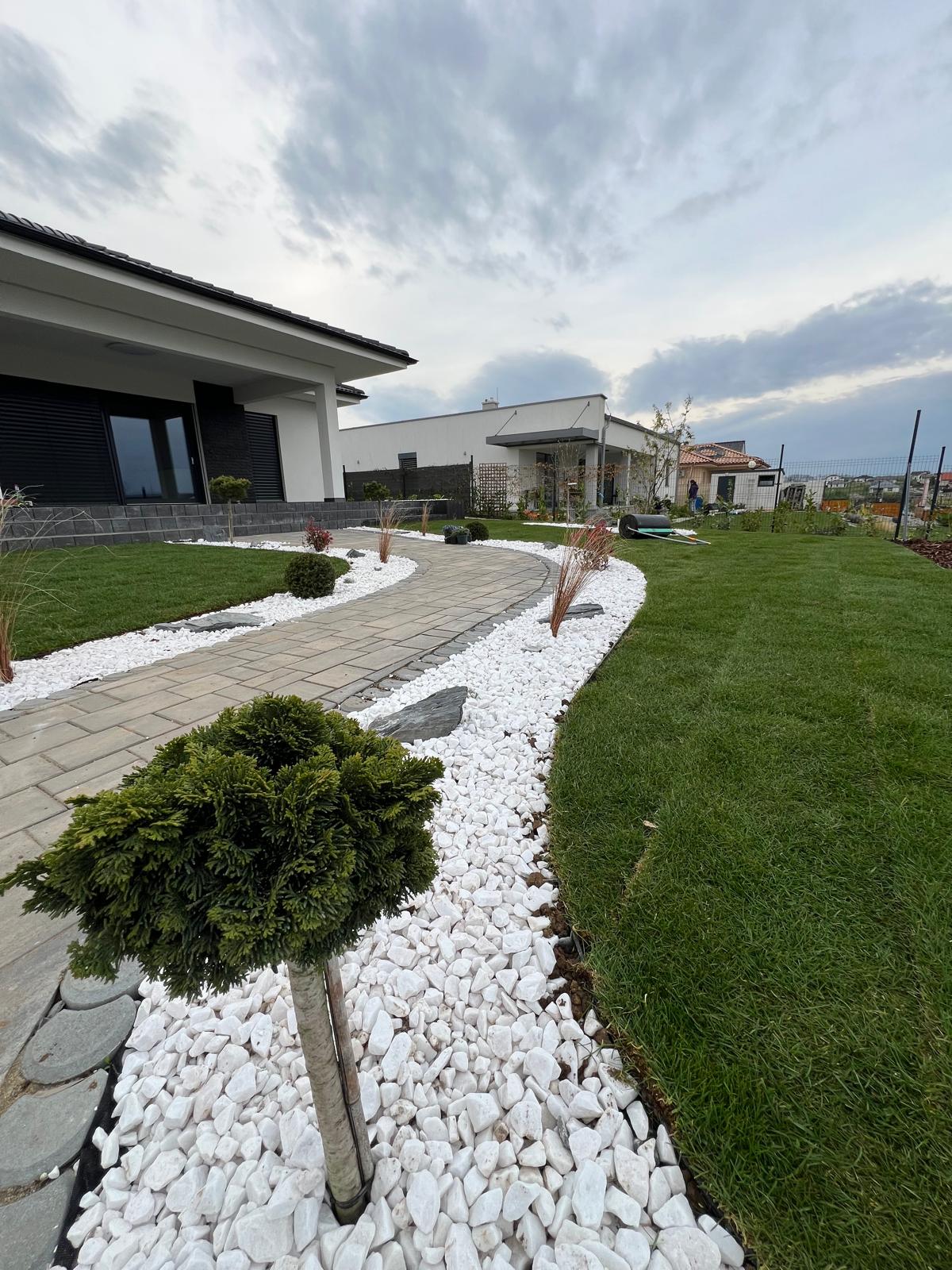 Realizácia firmy Realizácie záhrad, zavlažovacie systémy, verejná zeleň - UniGarden – Záhradný a krajinný dizajn – Nitra