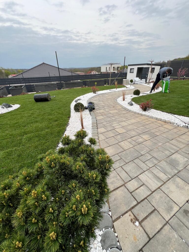 Realizácia firmy Realizácie záhrad, zavlažovacie systémy, verejná zeleň - UniGarden – Záhradný a krajinný dizajn – Nitra