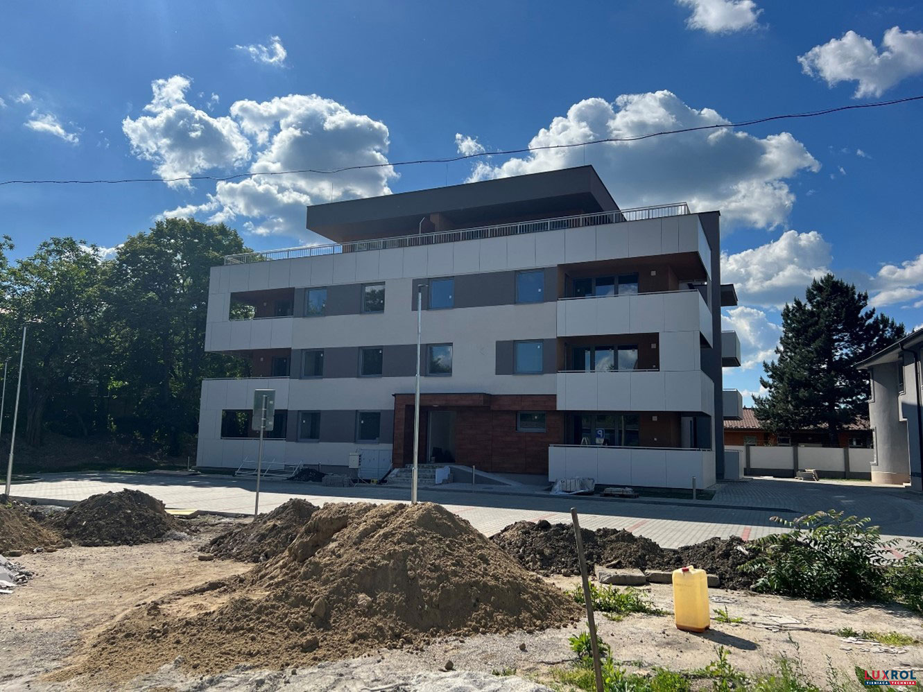 Realizácia firmy LUXROL – Oddychové zóny a terasy – Nové Zámky