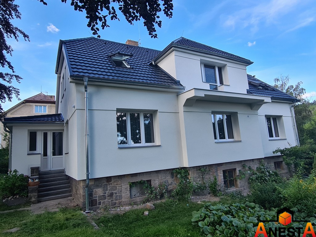 Realizace firmy Anesta s.r.o. – Fasády a zateplení domů – Praha-Dolní Počernice