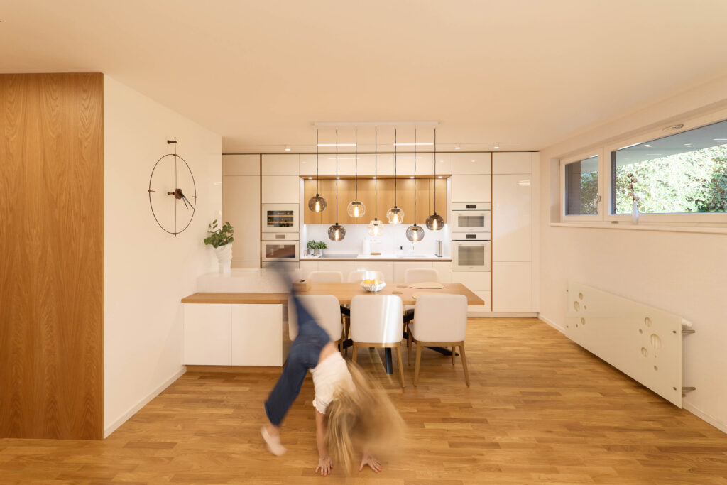 Realizace firmy RekoLux STAV s.r.o. – Interiérový design – Praha 14-Černý Most