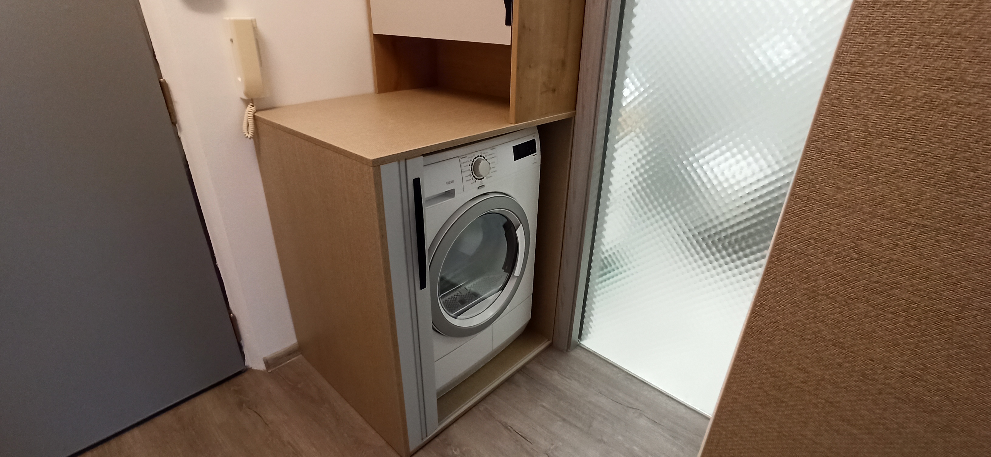 Realizace firmy AURUM Interier s.r.o. – Nábytek na míru a montáž nábytku – Plzeň
