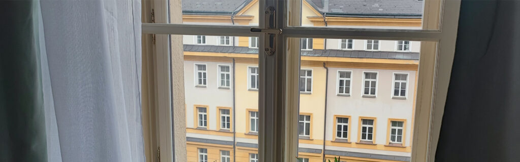 Realizace firmy OKNA JUHA s.r.o. – Nábytek na míru a montáž nábytku – Plzeň