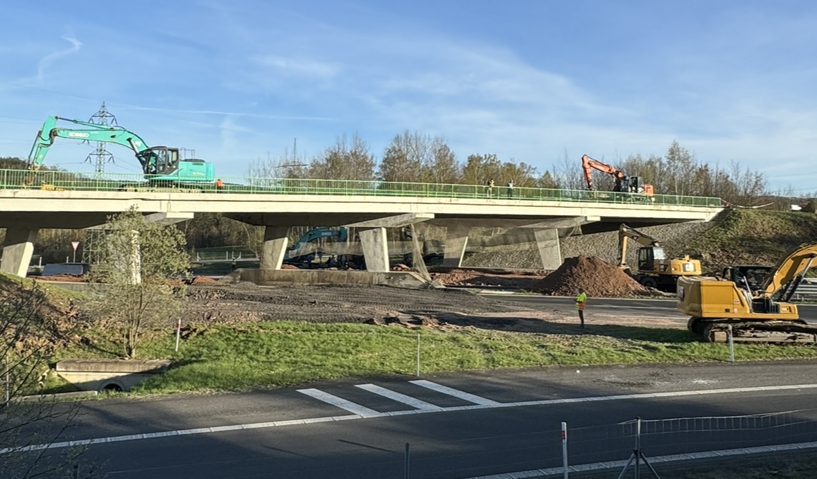 Realizace firmy MADRE-CAT s.r.o. – Výkopové práce / bagrista – Chodov u Karlových Var