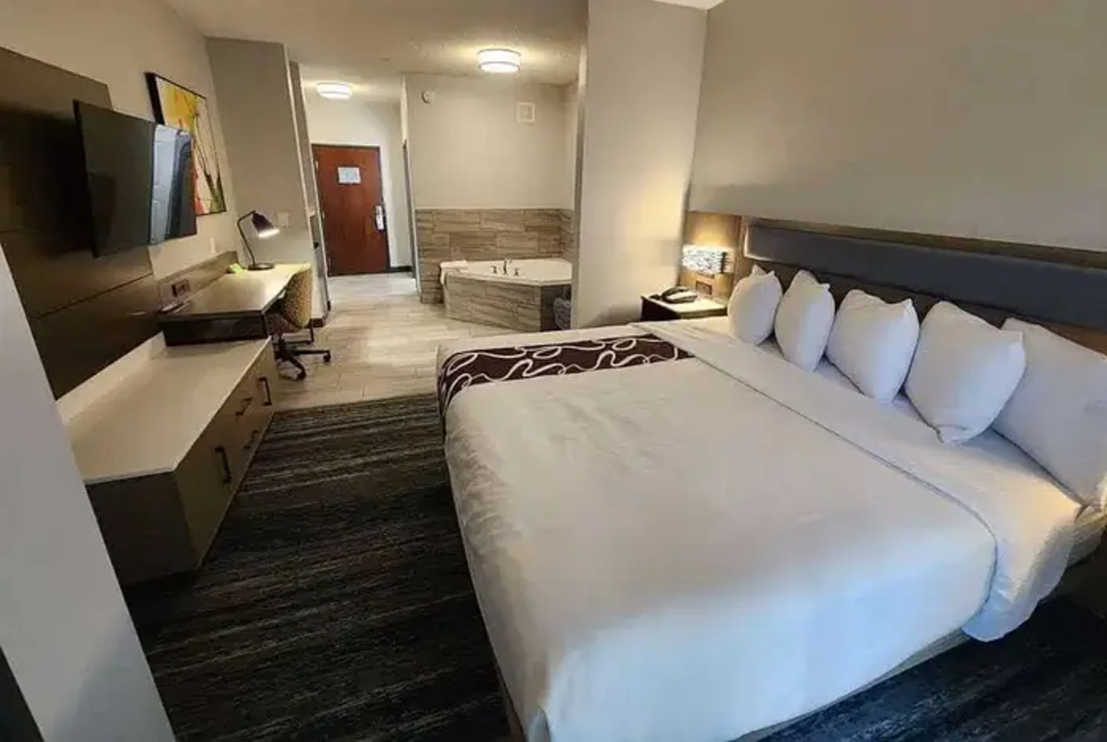 La Quinta Inn & Suites by Wyndham Warner