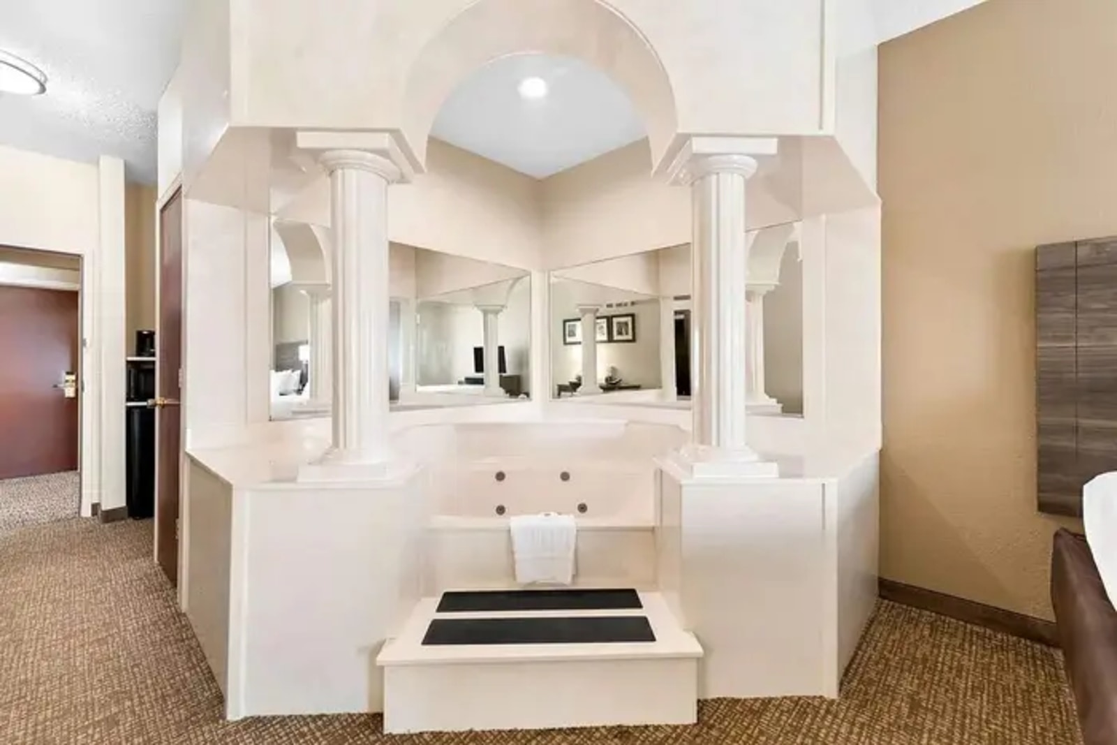 Comfort Suites near Robins Air Force Base