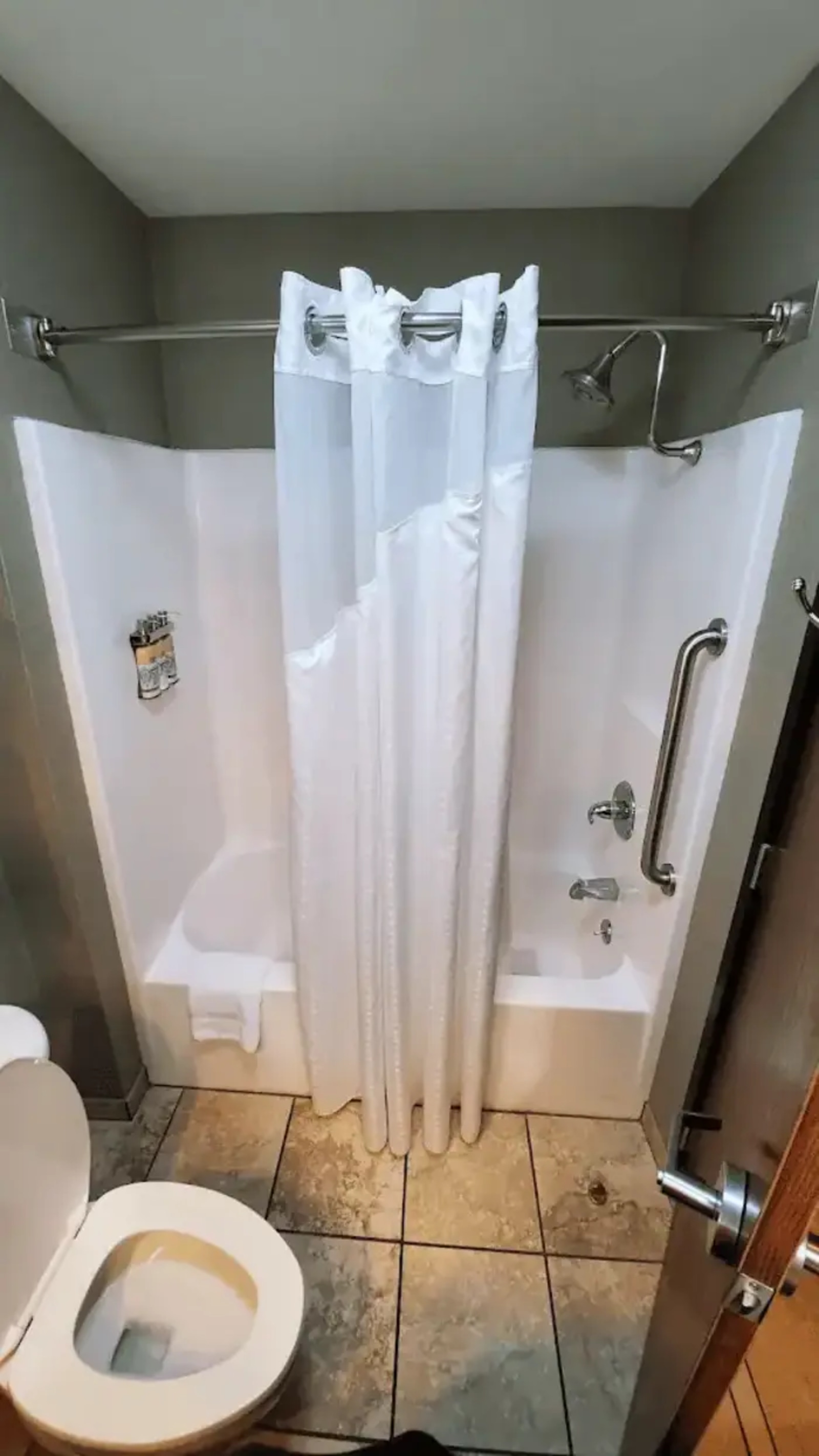 Holiday Inn Express & Suites Topeka West I-70