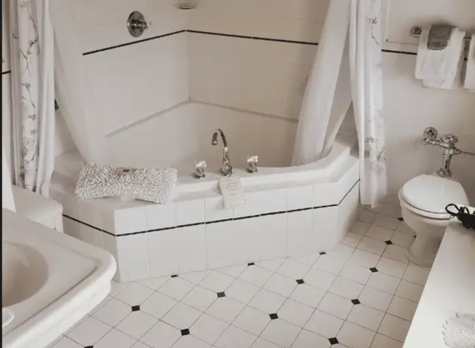 Adair Country Inn & Restaurant