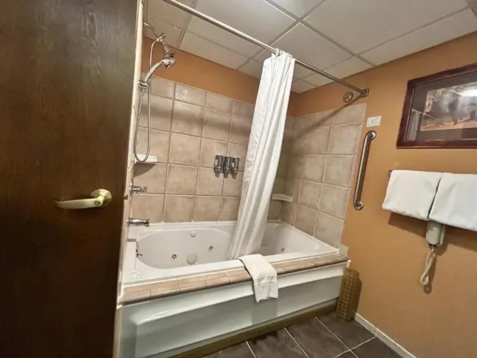 The Common Man Inn & Spa