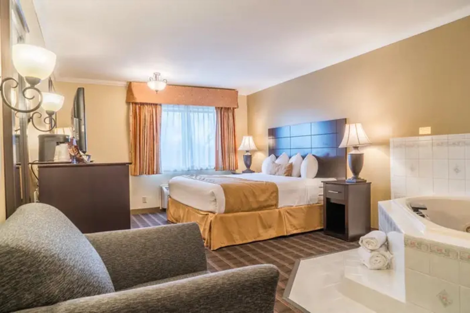 Best Western Inn & Suites Ontario