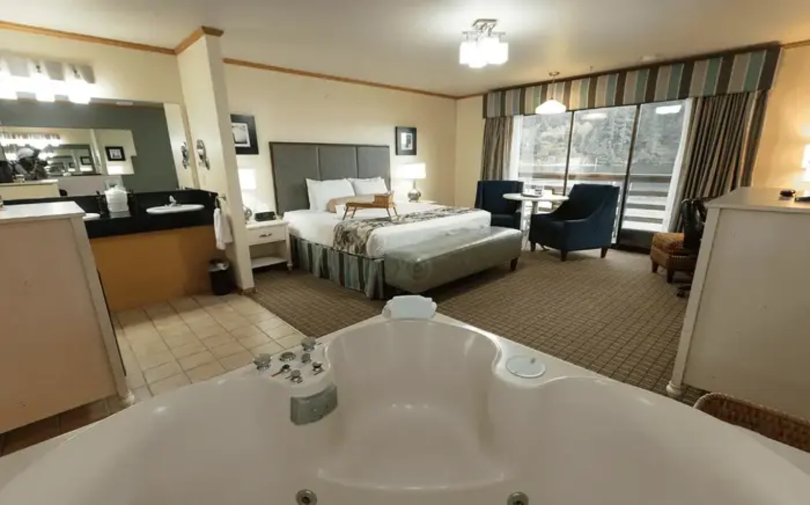 River House Inn, a Baymont by Wyndham