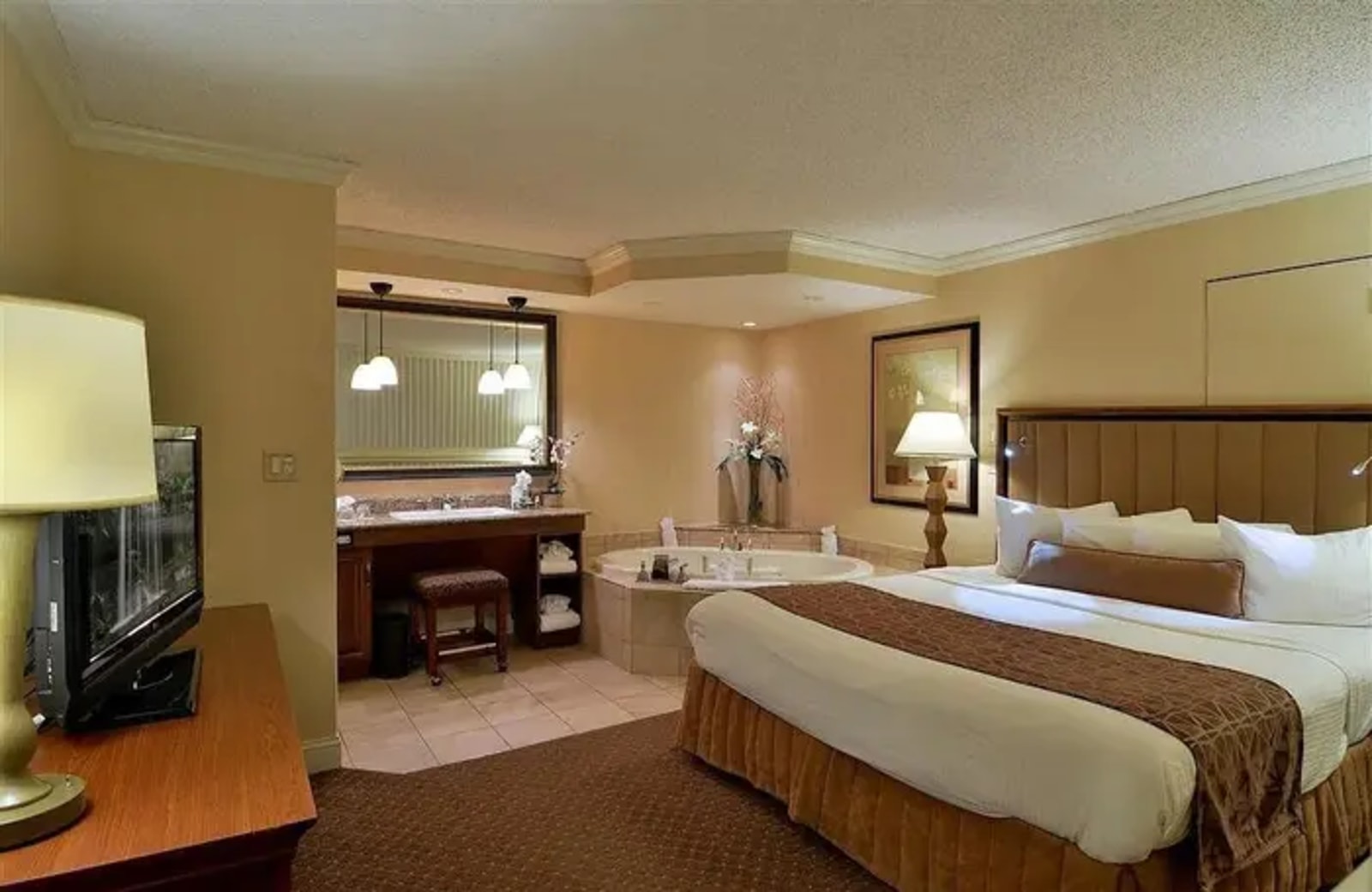 Eden Resort and Suites