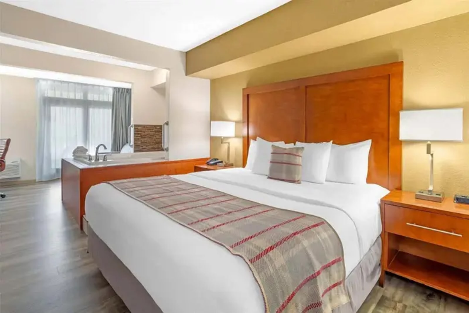 The Inn at Apple Valley, Ascend Hotel