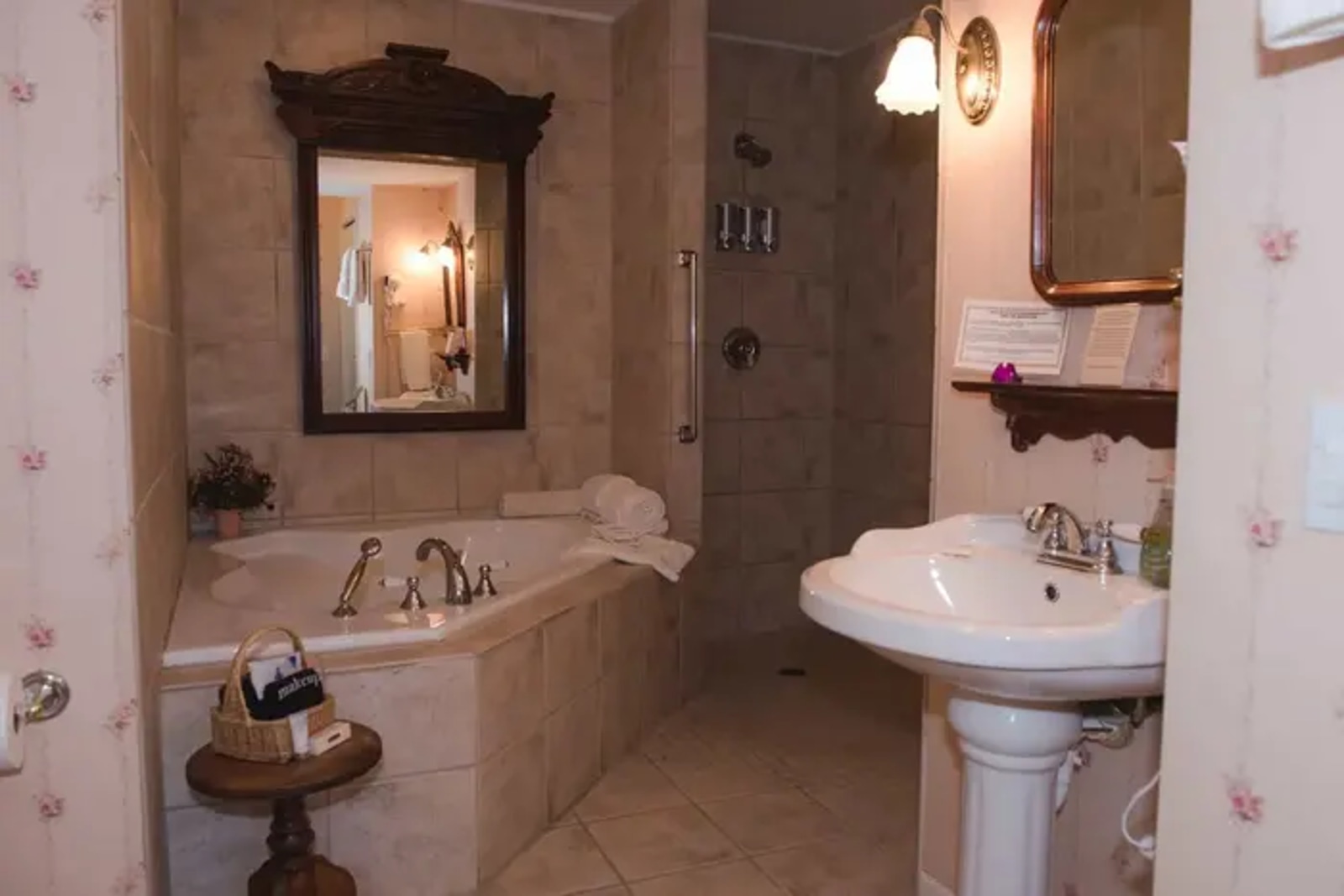 The Speckled Hen Inn Bed & Breakfast