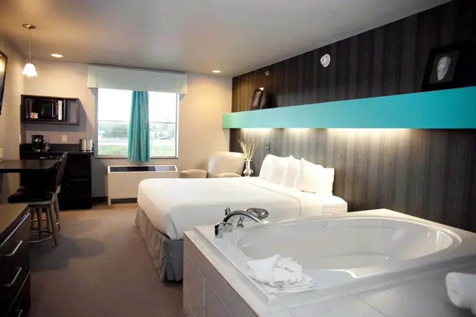 Metropolis Resort