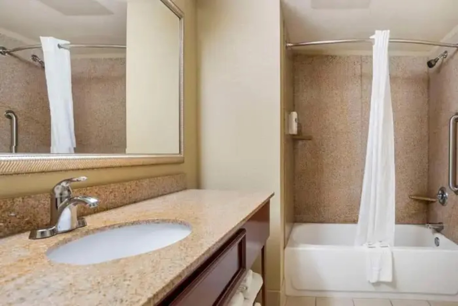 Comfort Inn & Suites Mobile Near Eastern Shore