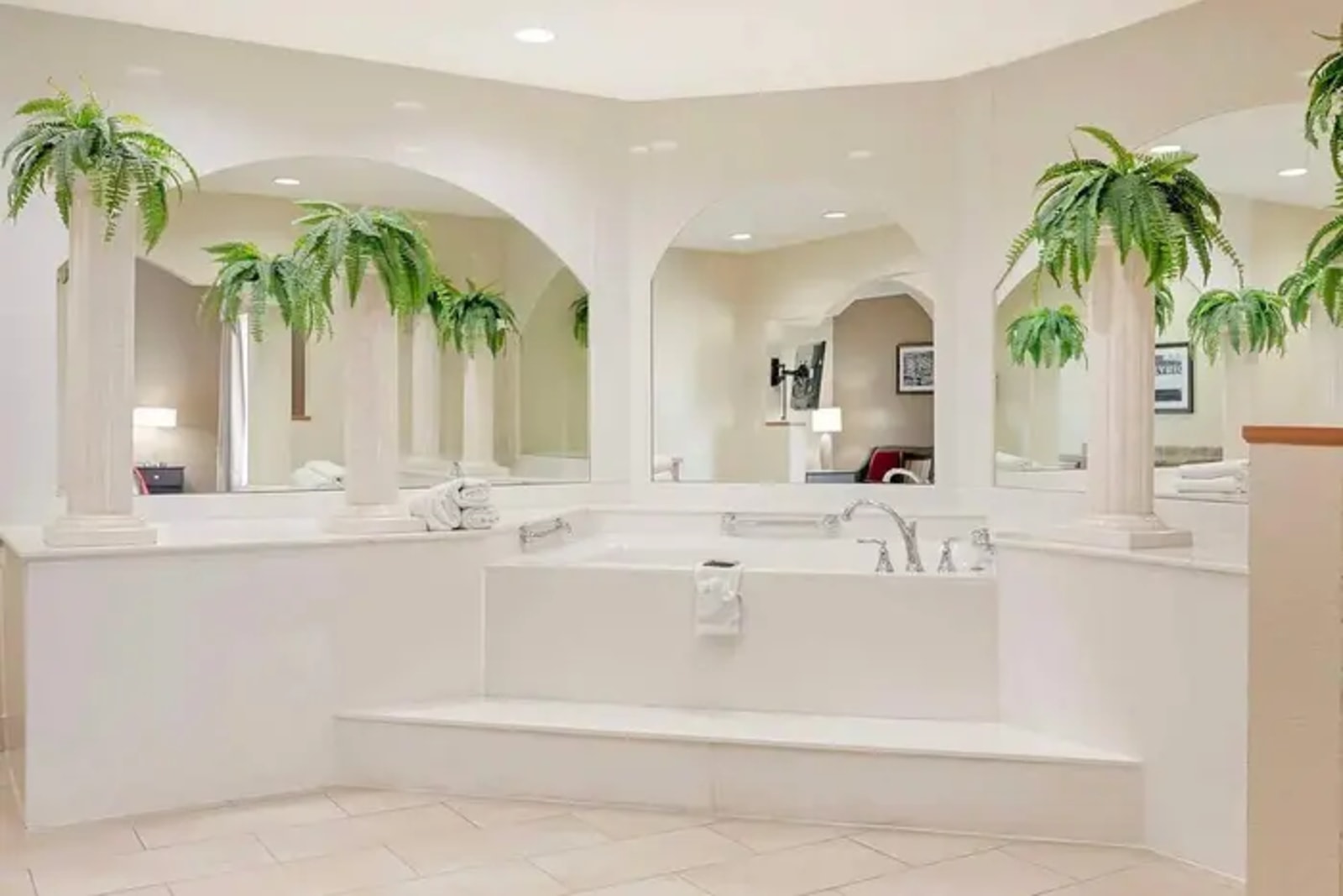 Best Western Plus Bradbury Inn & Suites