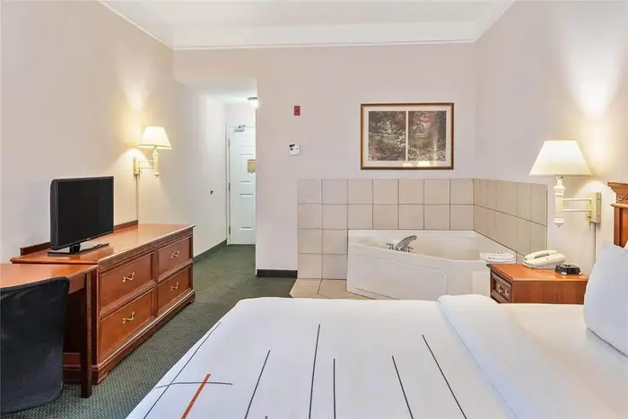 La Quinta Inn and Suites Fort Myers I-75