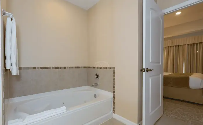 The Point Hotel & Suites