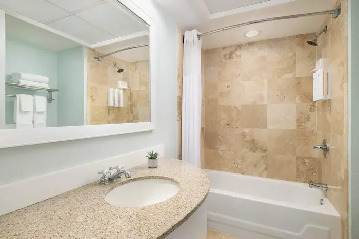 Island Grand at TradeWinds - Jacuzzi Suite in St. Pete Beach
