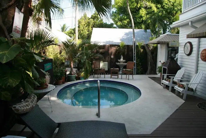 Seascape Tropical Inn