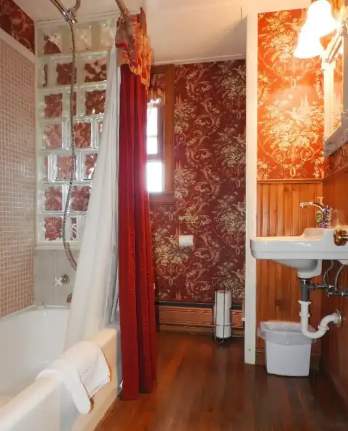 Champaign Garden Inn