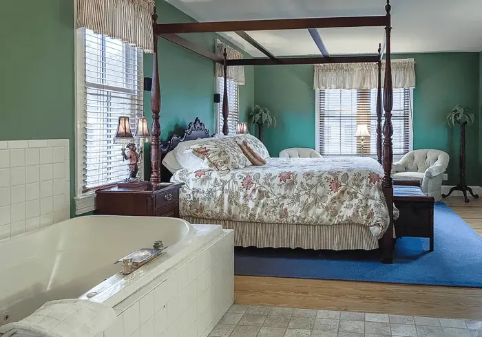 George Brooks House B&B - Jacuzzi Suite in St. Michaels