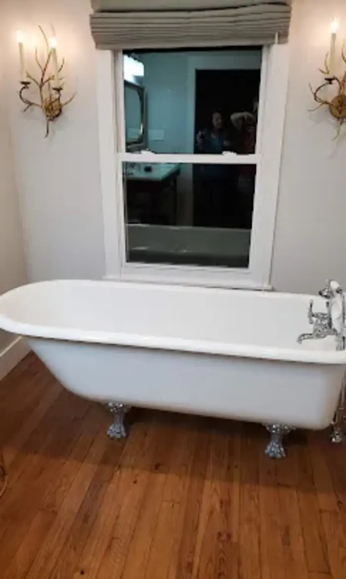 The Roost Ocean Springs