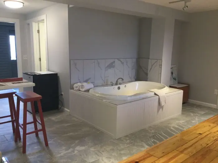 Stagecoach House Inn - Jacuzzi Suite in Wyoming (Richmond)
