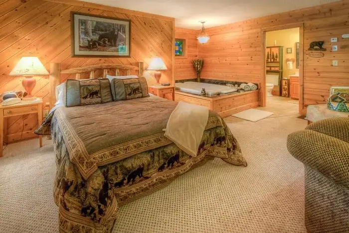 Blue Mountain Mist Country Inn and Cottages