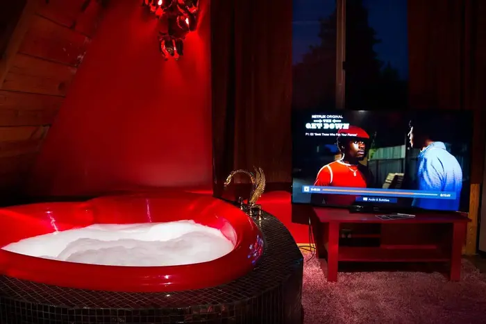 Hicksville Pines - Jacuzzi Suite in Idyllwild