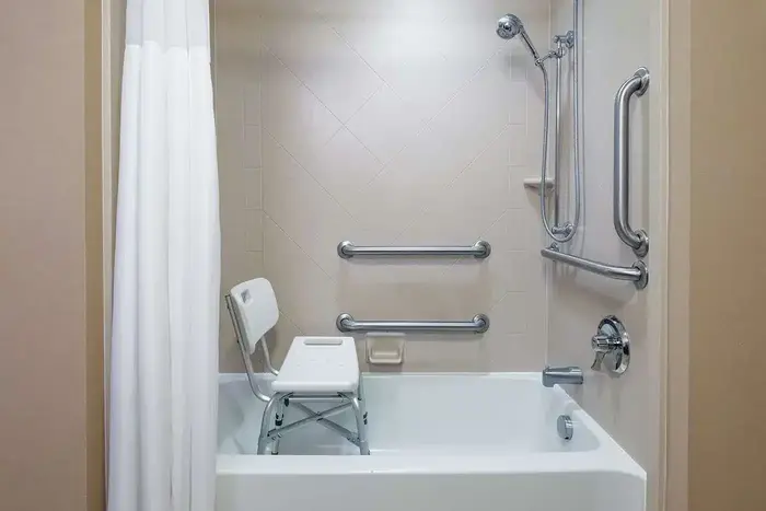 Hampton Inn Springfield South Enfield - Jacuzzi Suite in Enfield