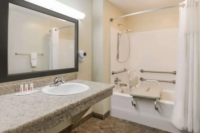 Days Inn by Wyndham Blakely - Jacuzzi Suite in Blakely