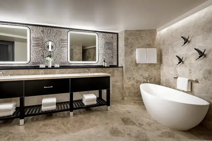 Fairmont Kea Lani, Maui - Jacuzzi Suite in Wailea