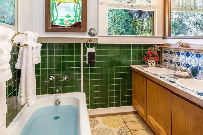 Volcano Village Estates - Jacuzzi Suite in Volcano