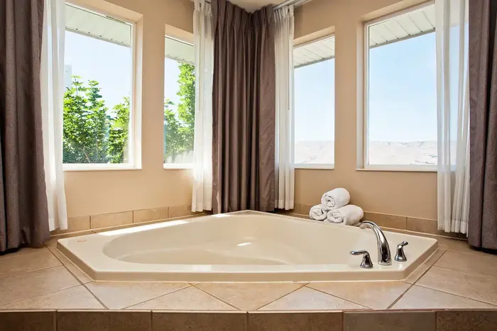 Holiday Inn Express Lewiston By IHG - Jacuzzi Suite in Lewiston