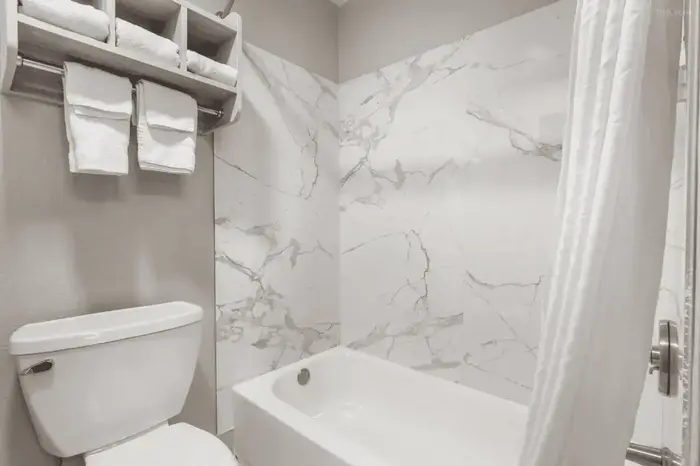 Best Western Park City Wichita North - Jacuzzi Suite in Park City