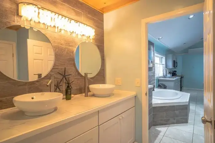 White Birches Motel - Jacuzzi Suite in Hancock