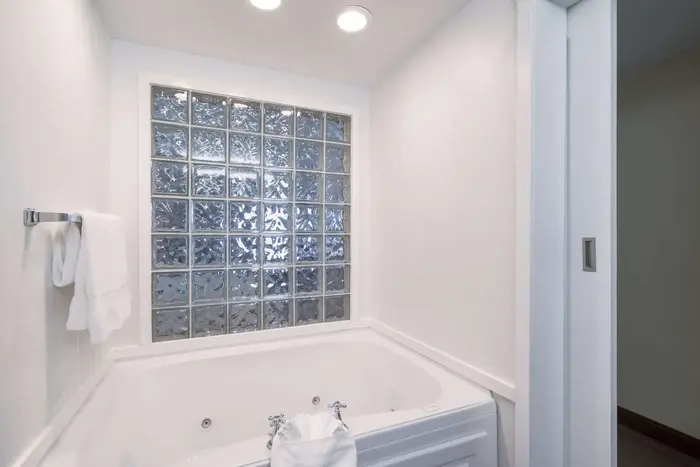 Hampton Inn Frostburg - Jacuzzi Suite in Frostburg