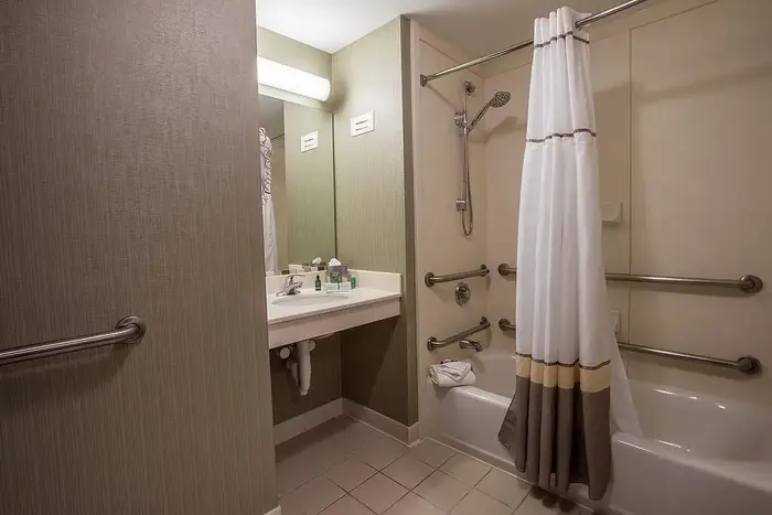 D. Hotel Suites and Spa - Jacuzzi Suite in Holyoke