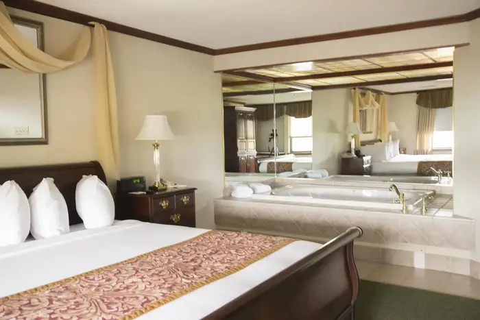 Carlton Lodge Adrian - Jacuzzi Suite in Adrian