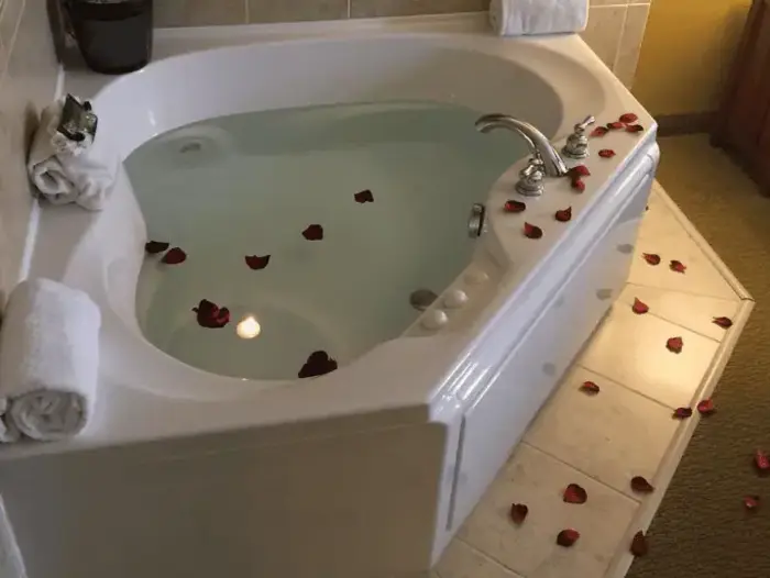 GrandStay Hotel & Suites Pipestone - Jacuzzi Suite in Pipestone