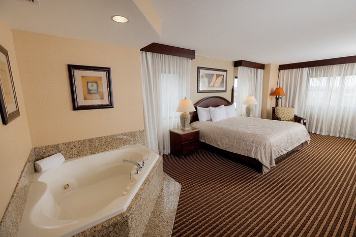 Treasure Island Resort & Casino - Jacuzzi Suite in Welch
