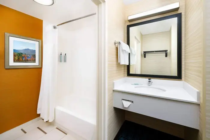 Fairfield Inn Concord - Jacuzzi Suite in Concord