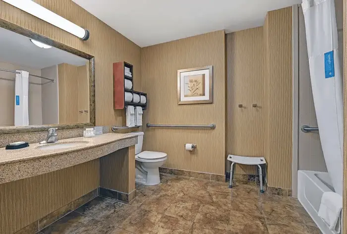 Hampton Inn Deming, NM - Jacuzzi Suite in Deming